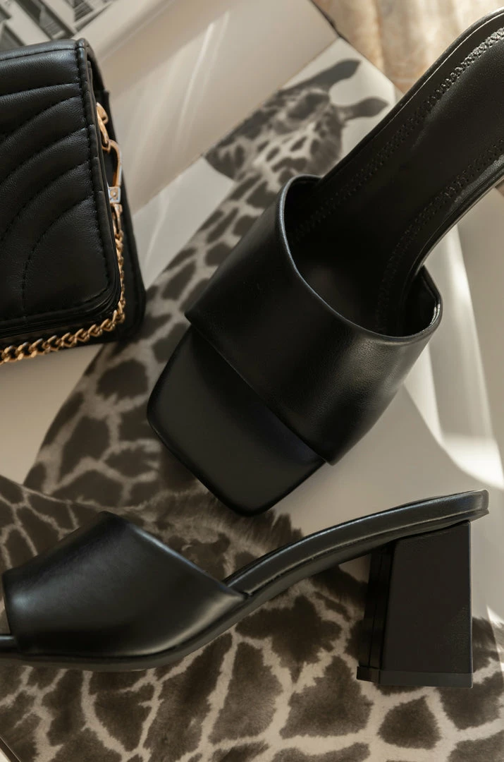 BBOO Valentine - Black PU