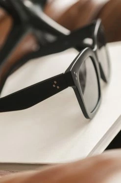 French Muse - Matte Black Accessories