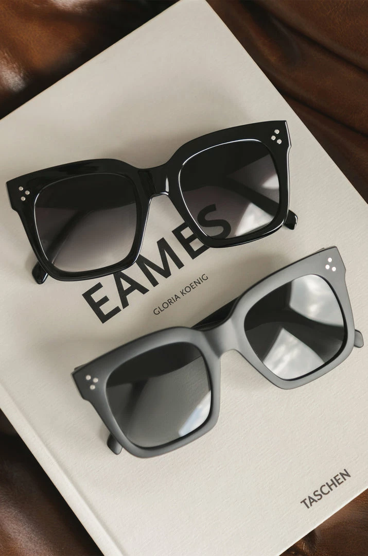 French Muse - Matte Black Accessories