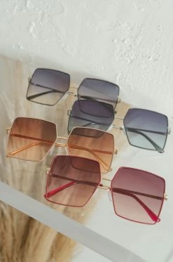 SH Bossy Views - Pink Accessories