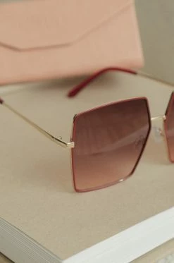 SH Bossy Views - Pink Accessories