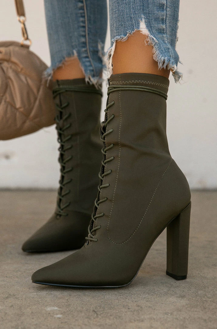 LILIA Shoes Weekend Strut - Olive