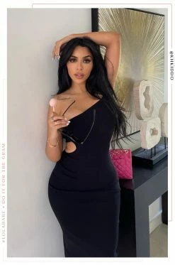 EMPK Anitta - Black Clothing