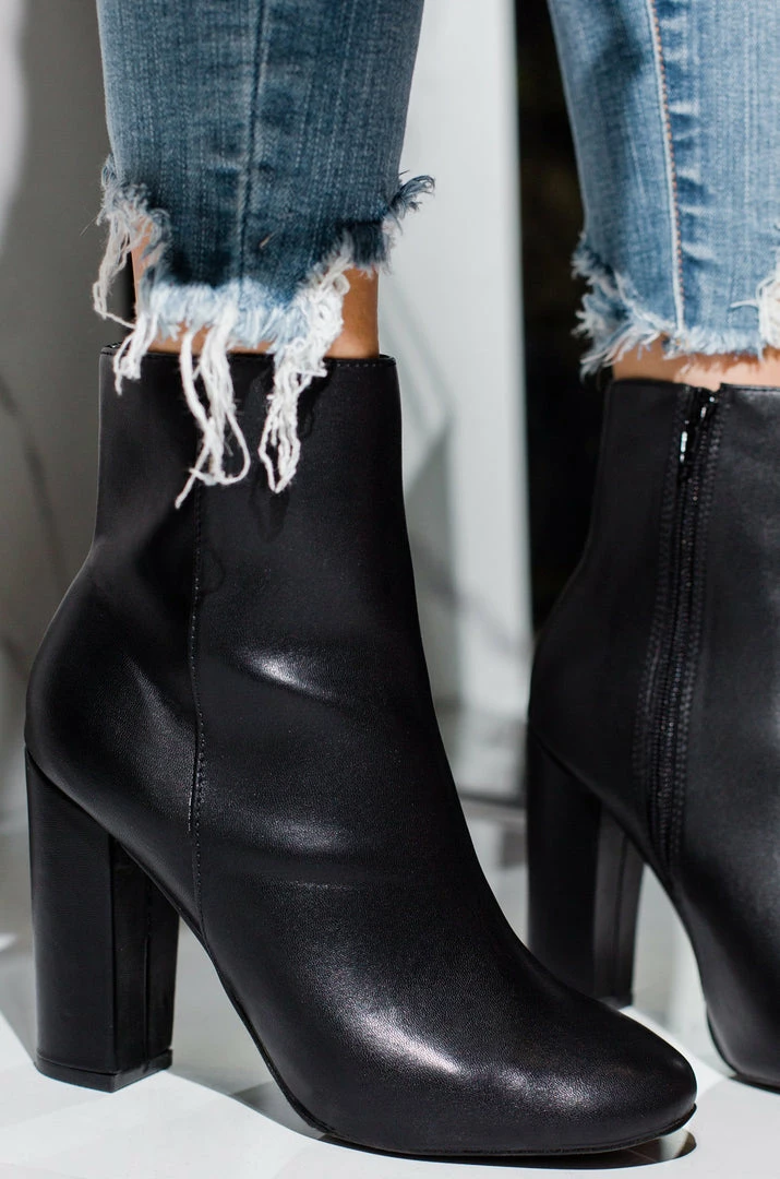 SoMe Shein Moment - Black Shoes