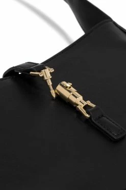 FA Nyara - Black Accessories