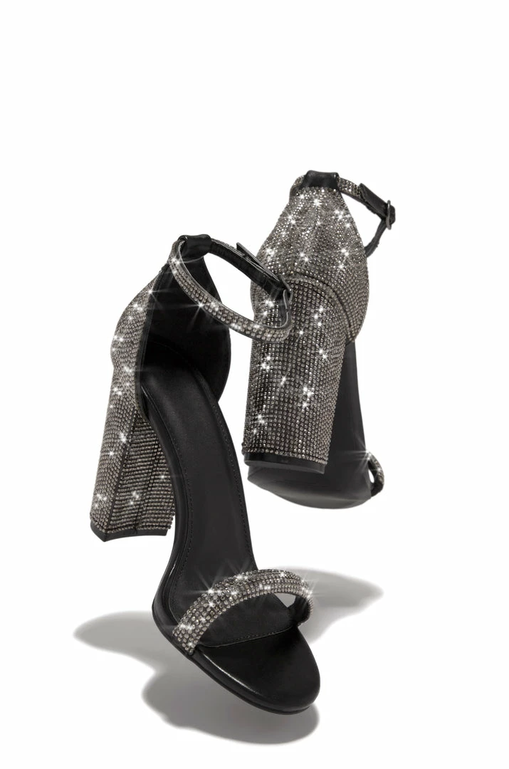 QUPD Dayana - Black Shoes