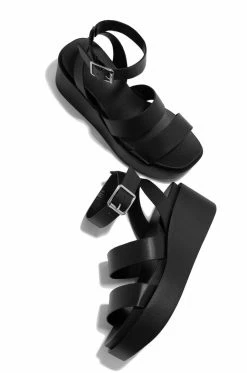 QUPD Shoes Weekend Brunch - Black