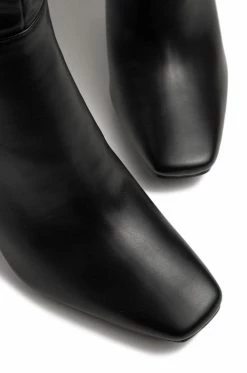 SOME Shoes Kaory - Black