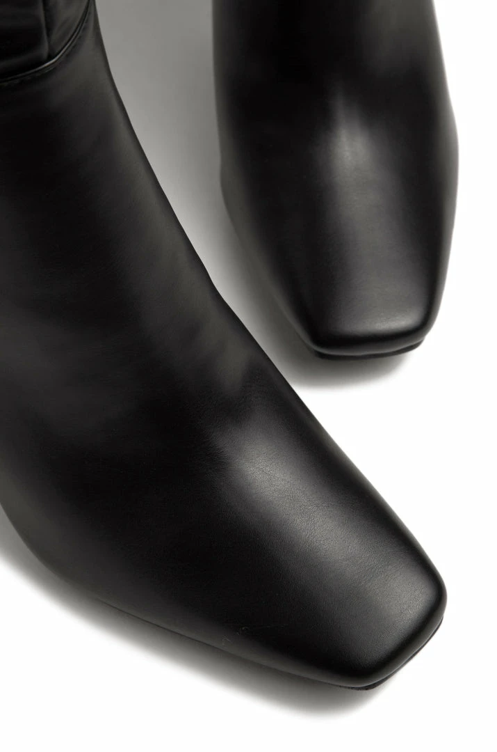 SOME Shoes Kaory - Black