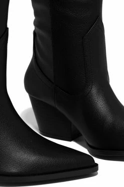 QUPD Mackenzie - Black