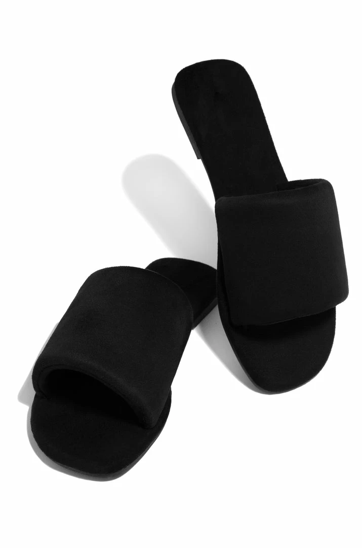 QUPD Sunday Morning - Black Shoes