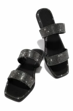 QUPD Resort Island - Black Shoes