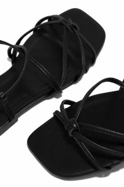 SODA Nicoline - Black Shoes