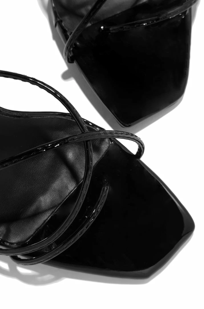 SOME Divinity - Black