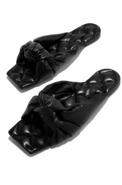 BBOO Jet Set - Black