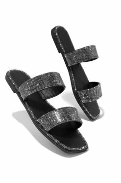 QUPD Resort Island - Black Shoes