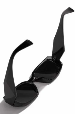 SH Christy - Black Accessories