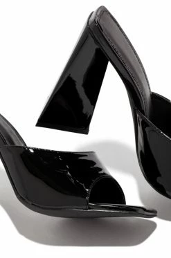 LILIA Girlfriend - Black Shoes