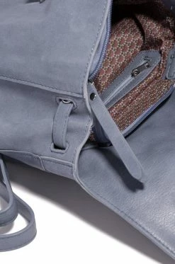 MD Harlow - Blue Accessories