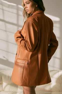 FO Shawna - Camel Clothing