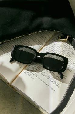 SH Christy - Black Accessories