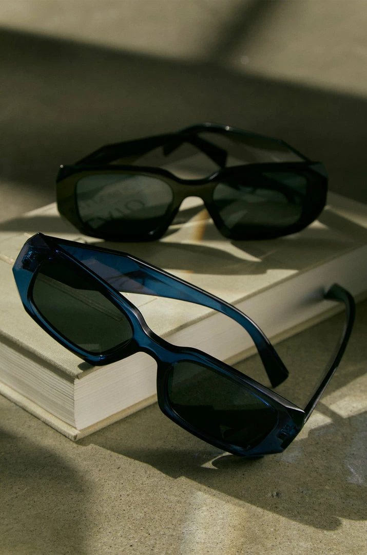 SH Christy - Blue Accessories