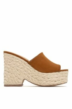 LILIA Weekend Look Platform Heels - Tan