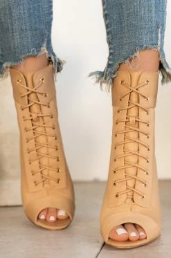 LILIA Fashion Status - Nude