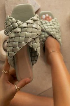 BBOO Shoes Just Add Sun - Sage