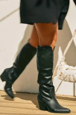 QUPD Mackenzie - Black