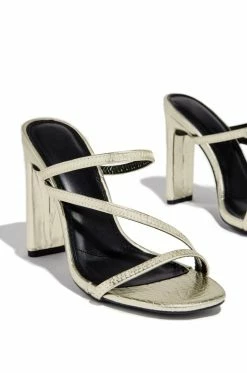 WDIVA Very Popular - Gold Shoes