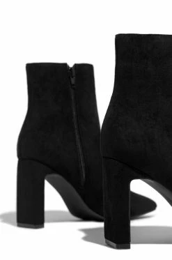 SOME Weekend Cool - Black Shoes