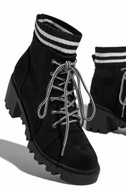 TMJ Shoes Weekend Latte - Black