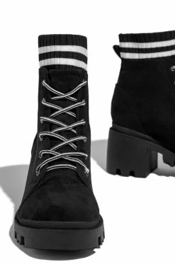 TMJ Shoes Weekend Latte - Black