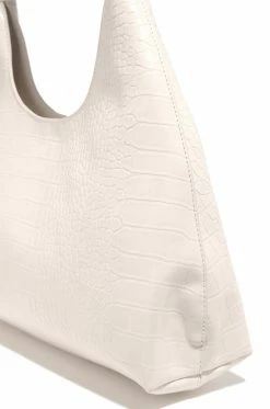 UR Cambria - Ivory Accessories