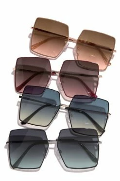 SH Bossy Views - Pink Accessories