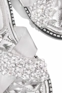 WBOO Luxury Vacation - Silver Shoes