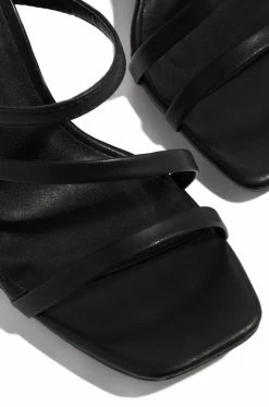 QUPD Shoes Teasing You - Black