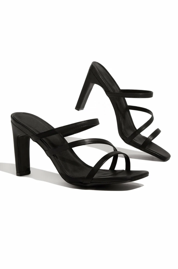 QUPD Shoes Teasing You - Black