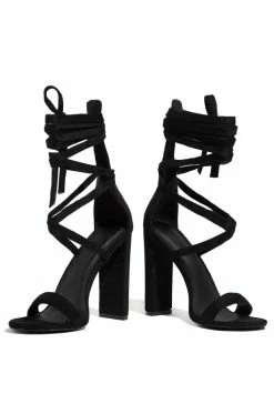 LILIA Shoes Look Worthy - Black