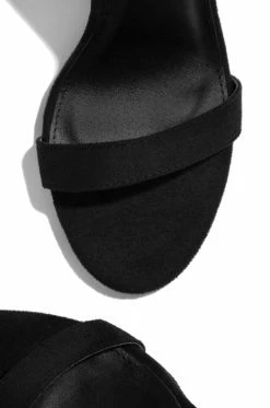 LILIA Shoes Look Worthy - Black