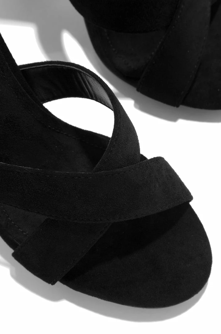 CAPEROBB Always Flaunting - Black Shoes