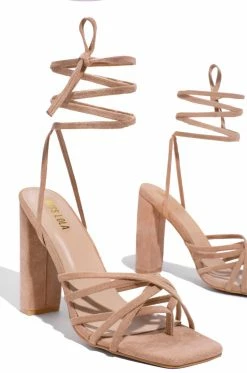 SOME Cute Outfits - Nude Shoes