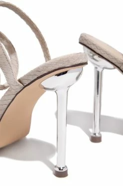 SOME Workin' It - Bone Shoes