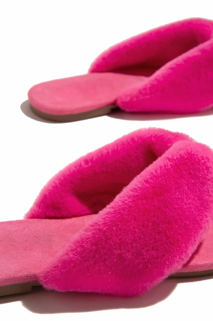 SOME Cozy Queen - Fuchsia Shoes