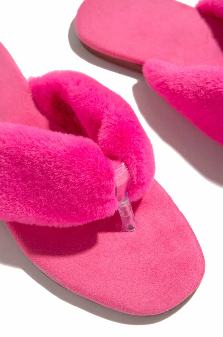 SOME Cozy Queen - Fuchsia Shoes