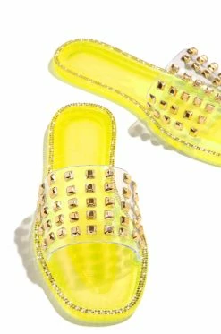 WDIVA Luxe Chillin - Yellow Shoes