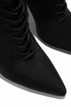 LILIA Weekend Strut - Black