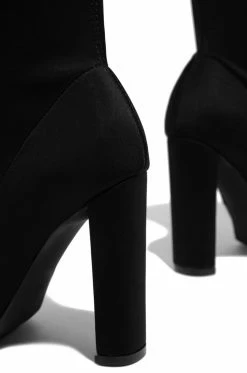 LILIA Weekend Strut - Black