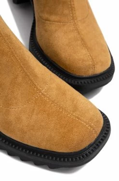 SOME Cozy Travels - Camel